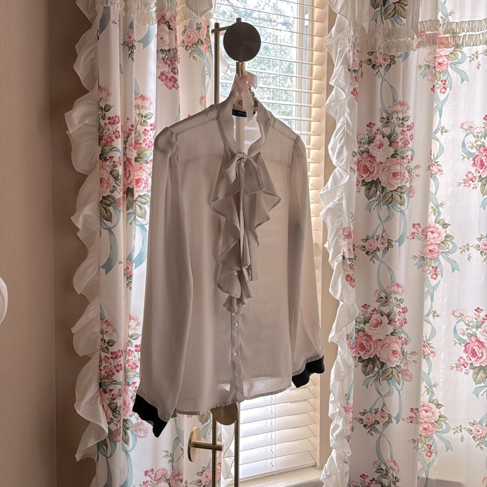 Zara white/ivory ruffle blouse